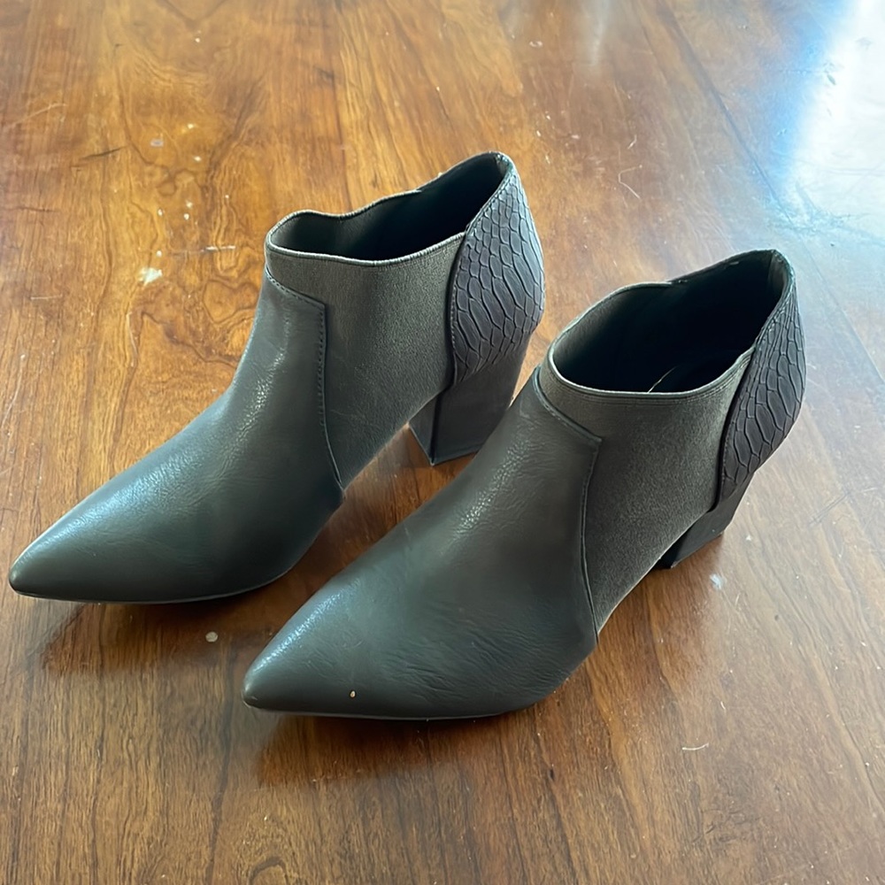 Leather Pointed Ankle Heeled Boots